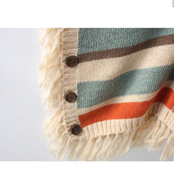 Batwing sweater poncho - Picture 5 of 6